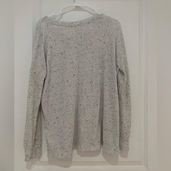 Long sleeve button crew - Picture 2 of 3